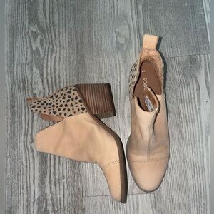 Tom’s size 8 women ankle boots